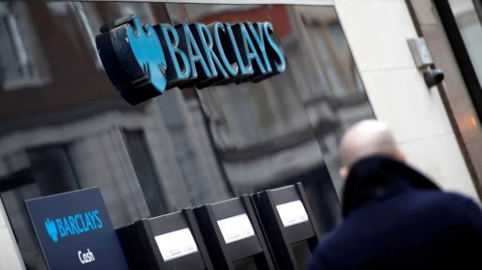 Die Gewinne von Barclays sinken aufgrund des Sparerwechsels und der Verknappung der Hypothekenmargen