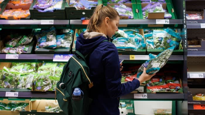 Die Preisinflation in britischen Geschäften sinkt zum ersten Mal seit zwei Jahren unter 2 %