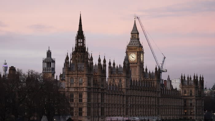 Ehemaliger parlamentarischer Berater wegen Spionage für China angeklagt