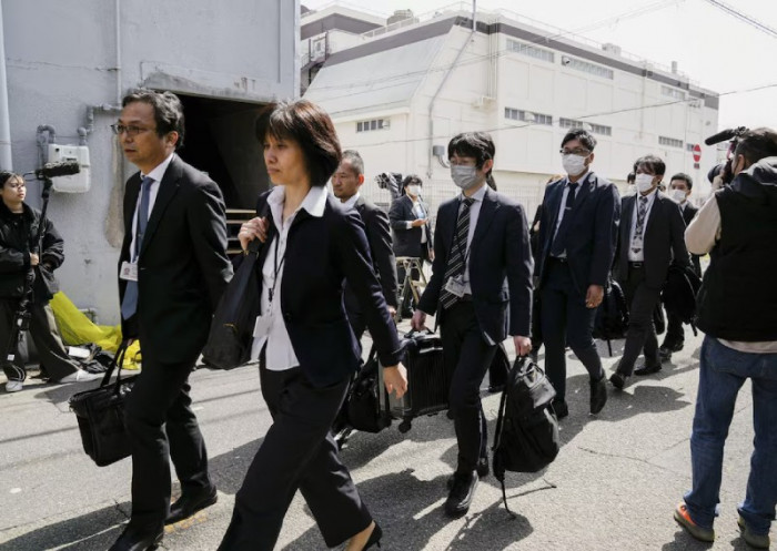 Eine weitere Fabrik in Japan führte eine Durchsuchung wegen Todesfällen durch Nahrungsergänzungsmittel durch