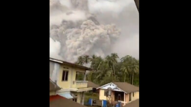 Indonesiens Vulkan bricht erneut aus, höchste Alarmstufe