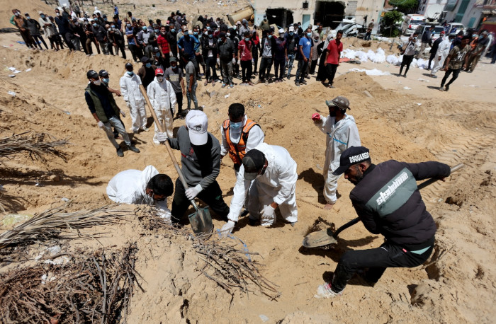UN-Menschenrechtsbeauftragter „entsetzt“ über Berichte über Massengräber in Gaza