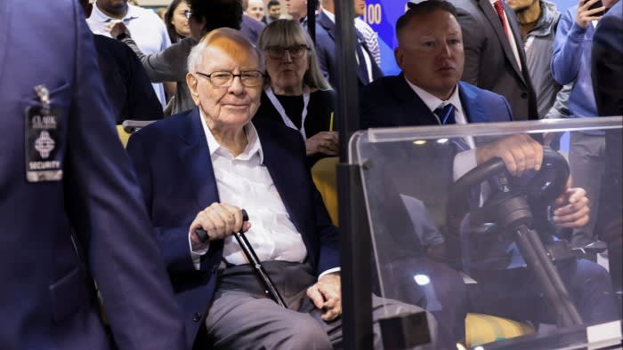 Der Bargeldbestand von Berkshire Hathaway erreicht einen neuen Rekord, da Buffett Aktien abstößt