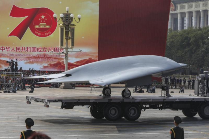 Satellitenbilder deuten darauf hin, dass China den weltweit ersten „speziellen“ Drohnenträger baut