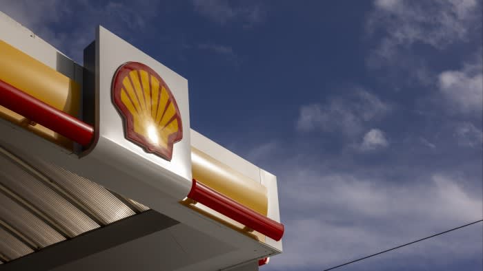 Shell wehrt Forderungen nach einer Barauszahlung an die Aktionäre ab, nachdem die Prognosen für das erste Quartal übertroffen wurden