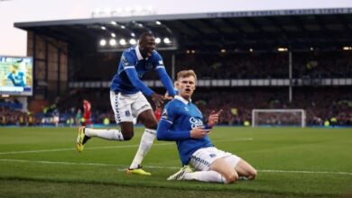 Versicherer verklagen Ratingagentur wegen Engagement in Everton-Bieter 777