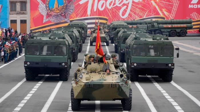 Wladimir Putin ordnet Atomübungen als Reaktion auf Emmanuel Macrons „Drohungen“ an