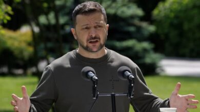 Wolodymyr Selenskyj sagt Auslandsbesuche wegen russischer Offensive ab