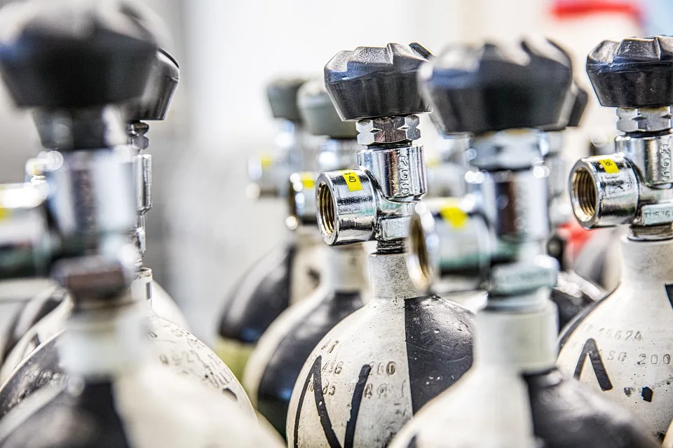 Kryptomärkte unter Druck: Ethereum sinkt, Bitcoin bleibt stabil