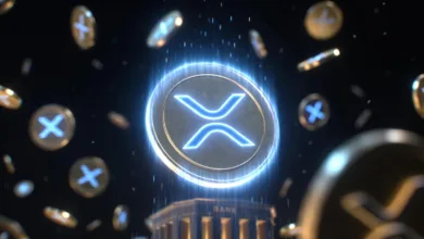 Ein Bild, das XRP und Kryptowährungen zeigt, mit digitalen Münzen und Aktiencharts im Hintergrund.