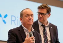 Ripple-CEO kritisiert Saylors Bitcoin-Strategie, bleibt aber bullish